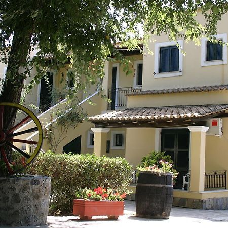 Spiti Nikos Aparthotel Danilia Exterior photo